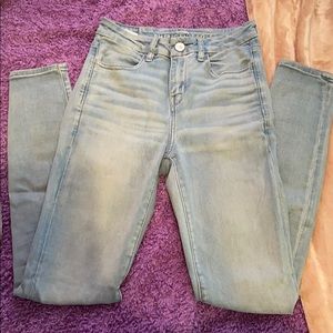 Light wash American Eagle Jeans
